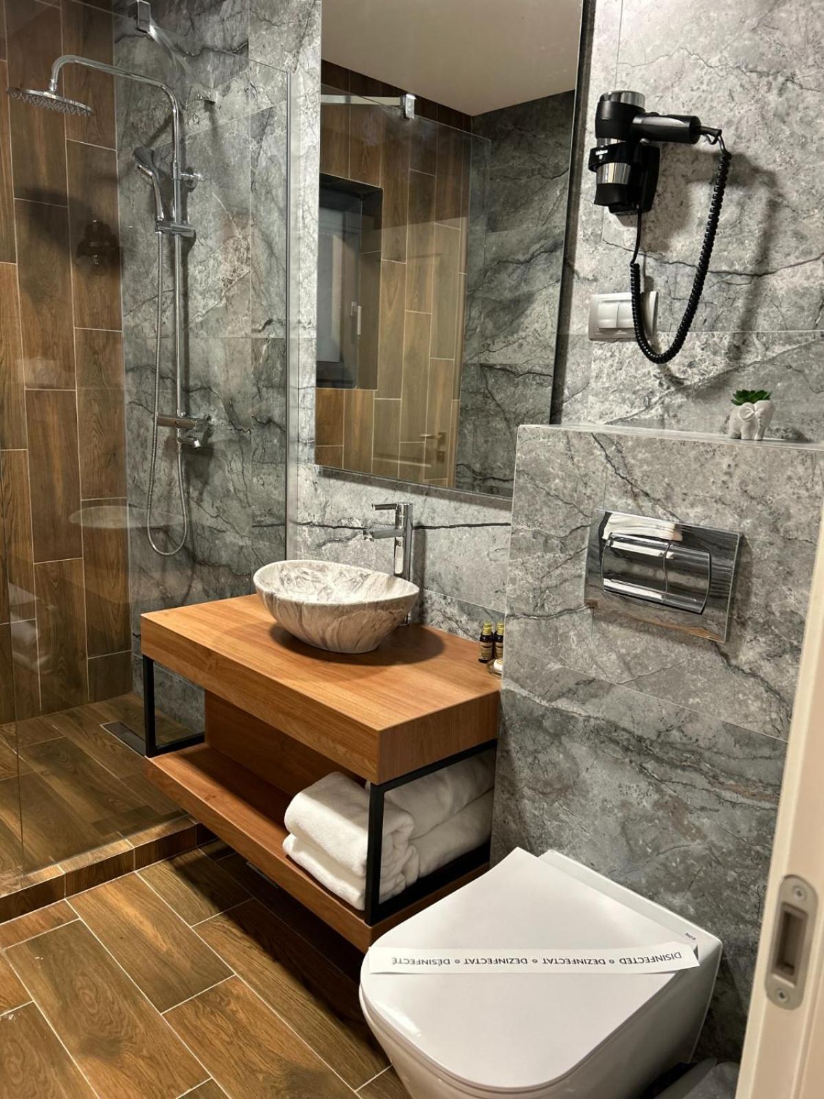 Monarc Boutique Aparthotel - Self Check-In Visan 外观 照片