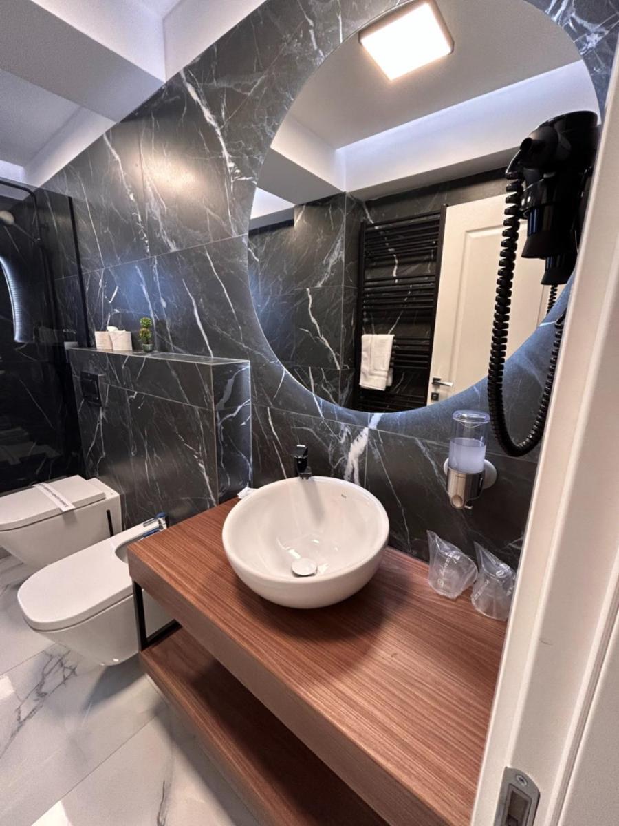Monarc Boutique Aparthotel - Self Check-In Visan 外观 照片