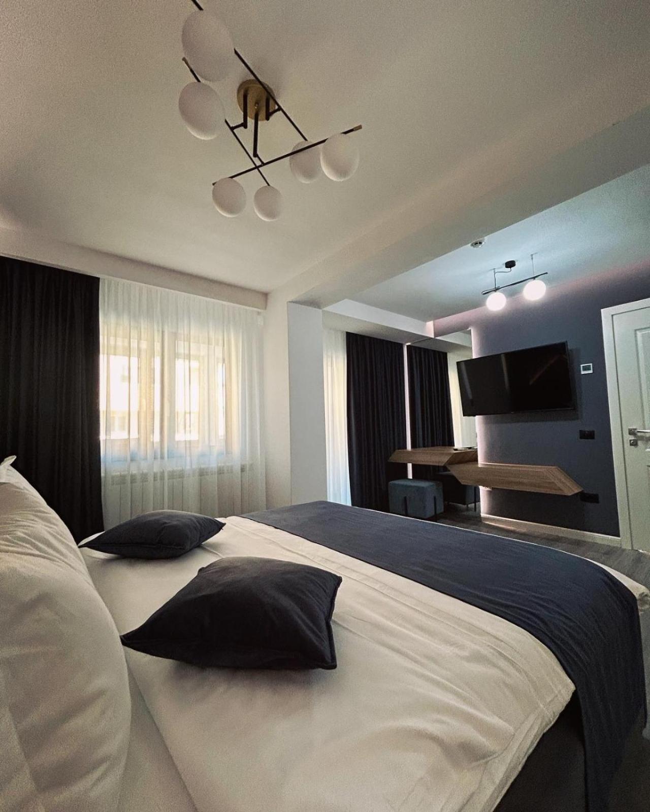 Monarc Boutique Aparthotel - Self Check-In Visan 外观 照片