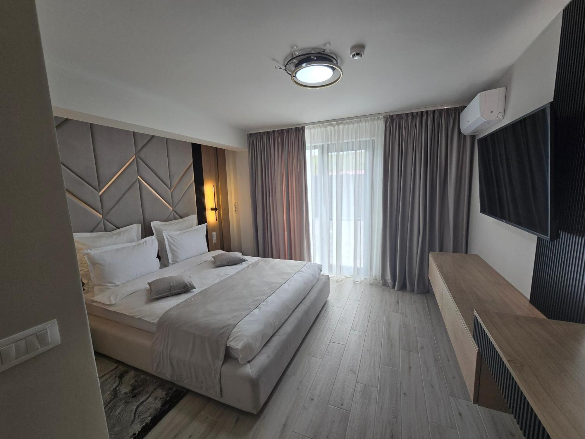 Monarc Boutique Aparthotel - Self Check-In Visan 外观 照片